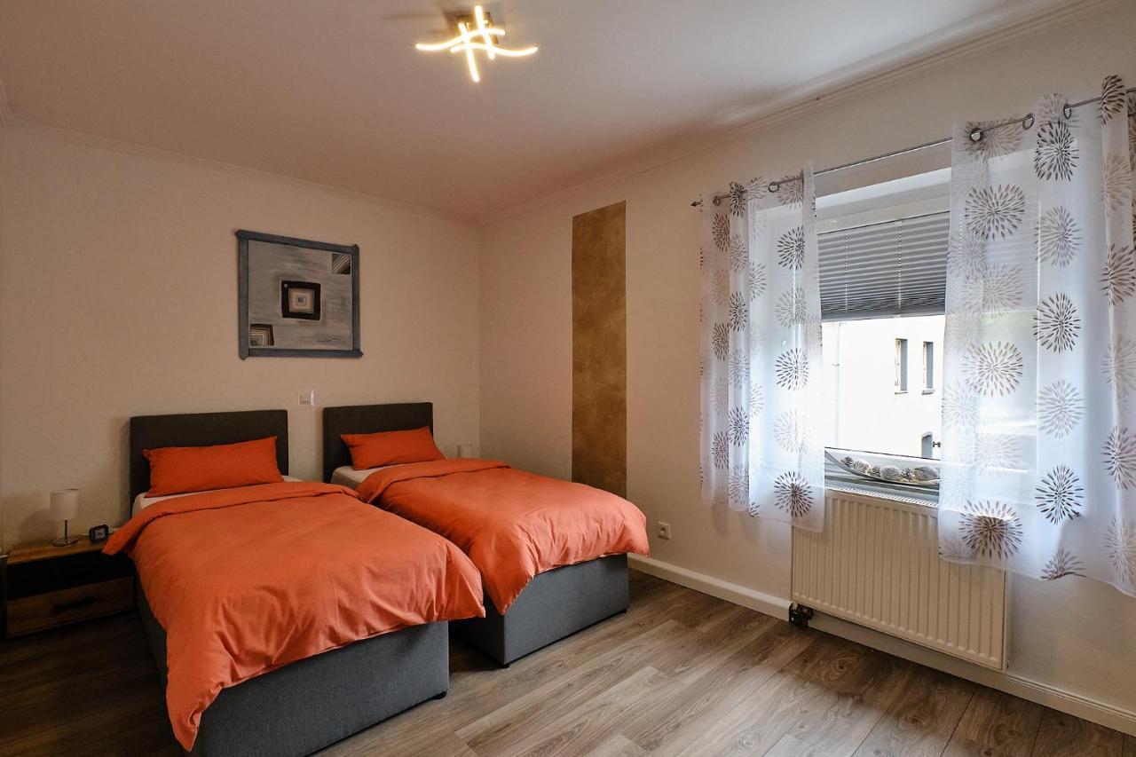Ferienwohnung Mitten Im Pott Ботроп Екстериор снимка